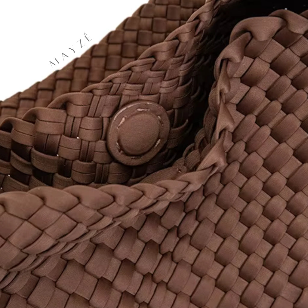 Loja Mayzê, Bolsa Grande Tressê Ingrid, bolsa grande, bolsa de ombro, bolsa trançada, bolsa da moda, bolsa do tiktok, bolsa elegante, bolsa bottega veneta, bolsa em promoção, bolsa de luxo, bolsa em alta, bolsa erika. lojamayze.com, lojamayze.com.br