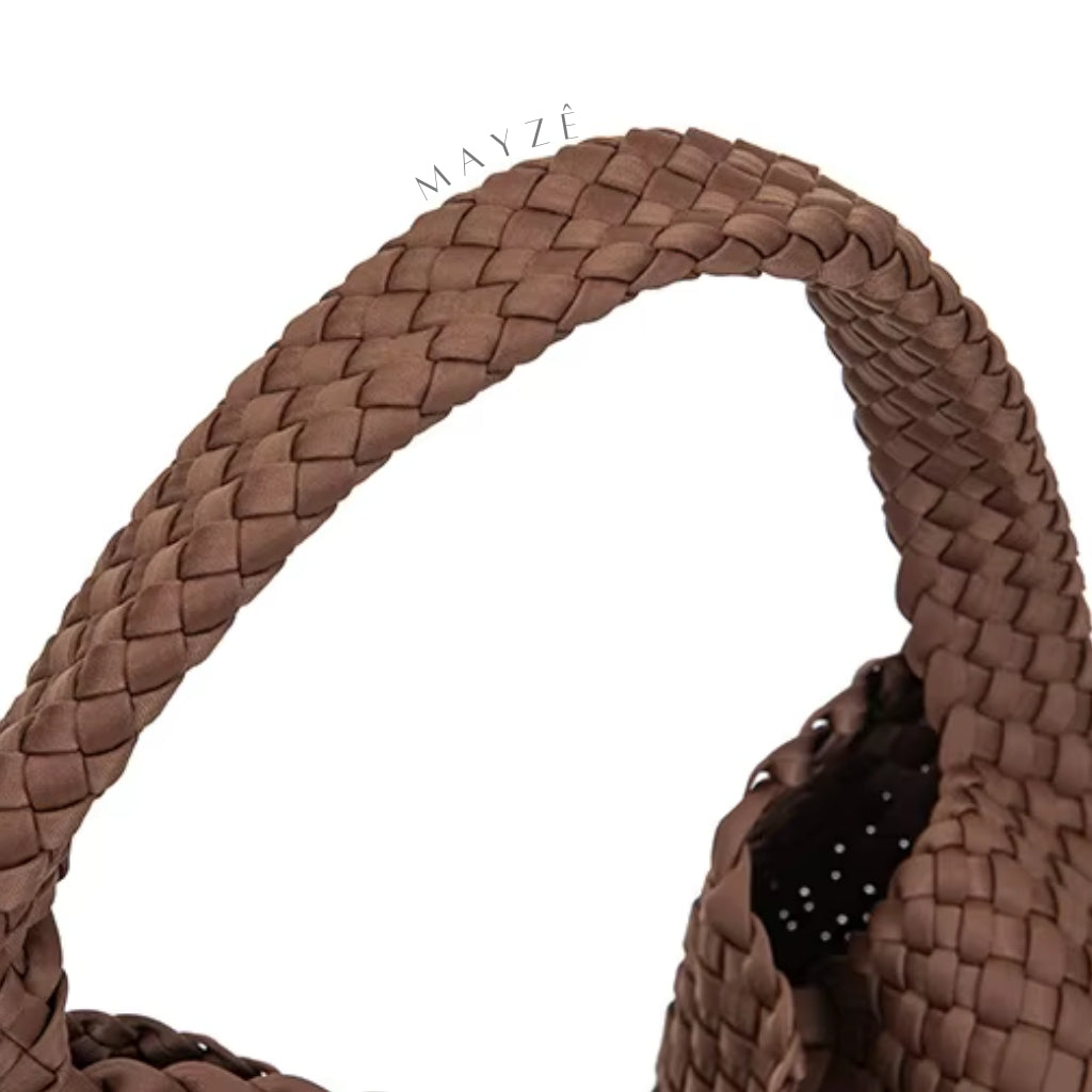 Loja Mayzê, Bolsa Grande Tressê Ingrid, bolsa grande, bolsa de ombro, bolsa trançada, bolsa da moda, bolsa do tiktok, bolsa elegante, bolsa bottega veneta, bolsa em promoção, bolsa de luxo, bolsa em alta, bolsa erika. lojamayze.com, lojamayze.com.br