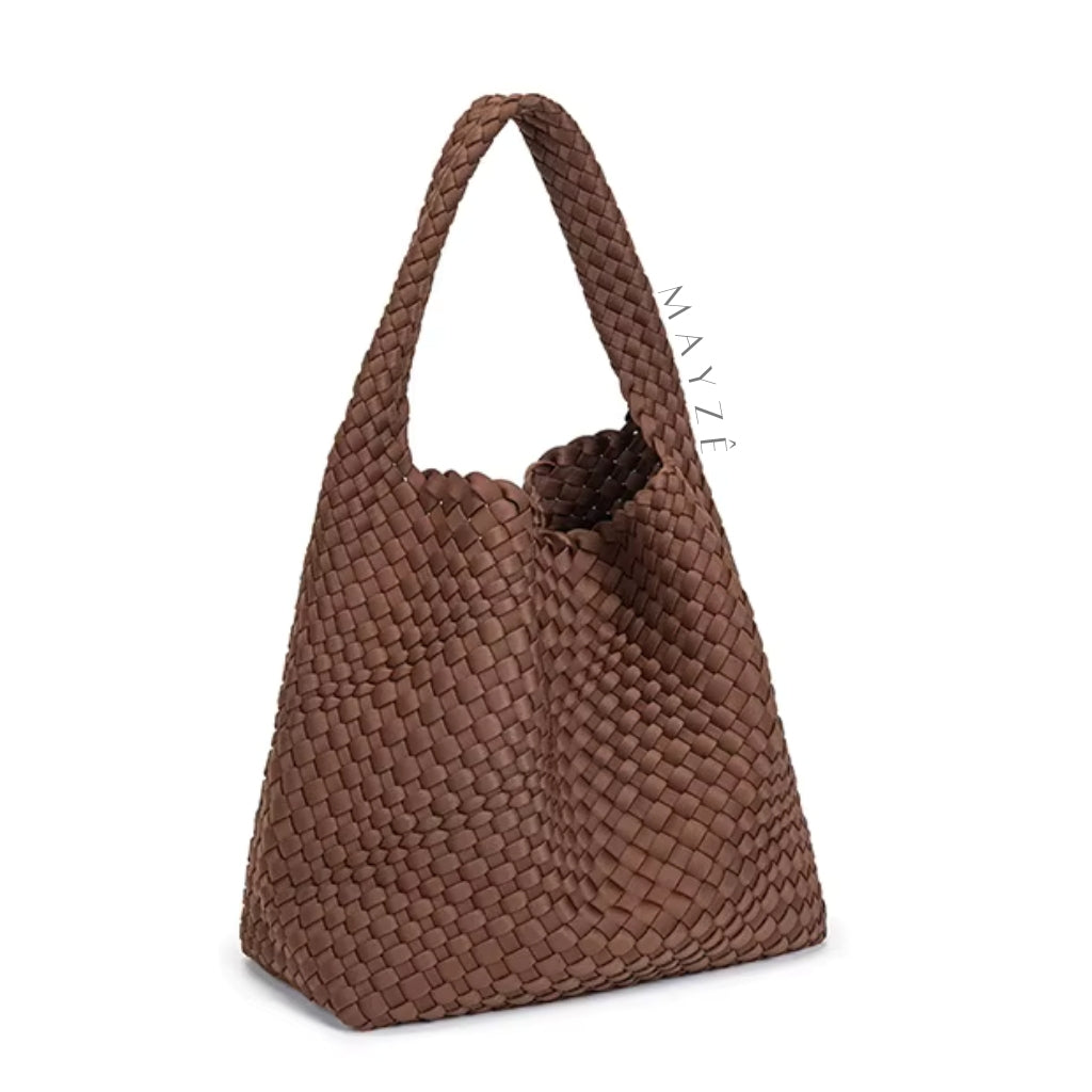 Loja Mayzê, Bolsa Grande Tressê Ingrid, bolsa grande, bolsa de ombro, bolsa trançada, bolsa da moda, bolsa do tiktok, bolsa elegante, bolsa bottega veneta, bolsa em promoção, bolsa de luxo, bolsa em alta, bolsa erika. lojamayze.com, lojamayze.com.br