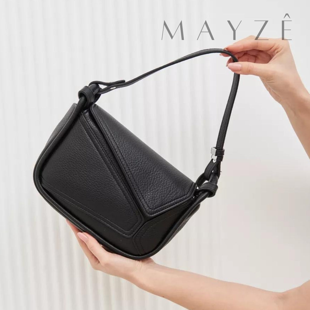 Bolsa Média Tiracolo Lena, Loja Mayzê, Bolsa Lena, bolsa de grife, bolsa estilosa, bolsa da moda, bolsa feminina, bolsa de couro, bolsa famosa, bolsa em alta, loja mayze, www.lojamayze.com, www.lojamayze.com.br, bolsa feminina