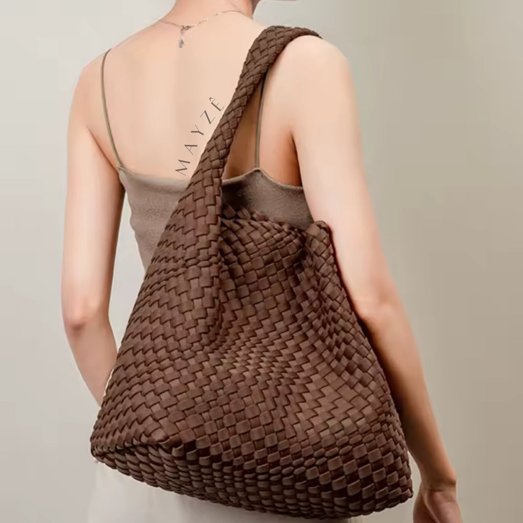 Loja Mayzê, Bolsa Grande Tressê Ingrid, bolsa grande, bolsa de ombro, bolsa trançada, bolsa da moda, bolsa do tiktok, bolsa elegante, bolsa bottega veneta, bolsa em promoção, bolsa de luxo, bolsa em alta, bolsa erika. lojamayze.com, lojamayze.com.br