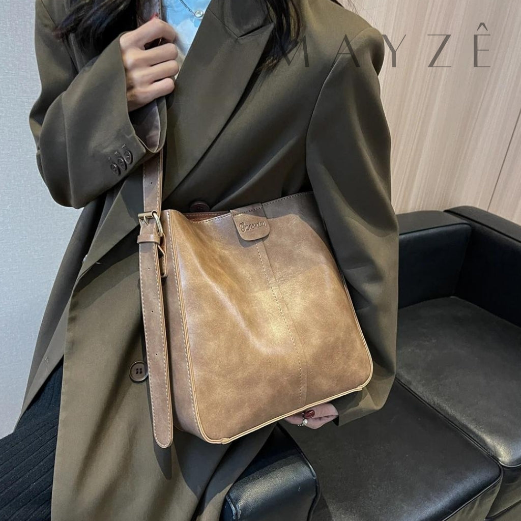 Loja Mayzê Oficial, Loja Mayzê, loja mayze, mayzê, mayze, loja de bolsas, bolsas, bolsa de couro, bolsa marrom claro, bolsa marrom escuro, bolsa café, bolsa preta, bolsa de couro, bolsa pro tia a dia, bolsa tote, bolsa crossbody, bolsa em conta, bolsa barata, bolsa na moda, bolsa da moda, bolda da mayzê, bolsa em alta, bolsa elegante