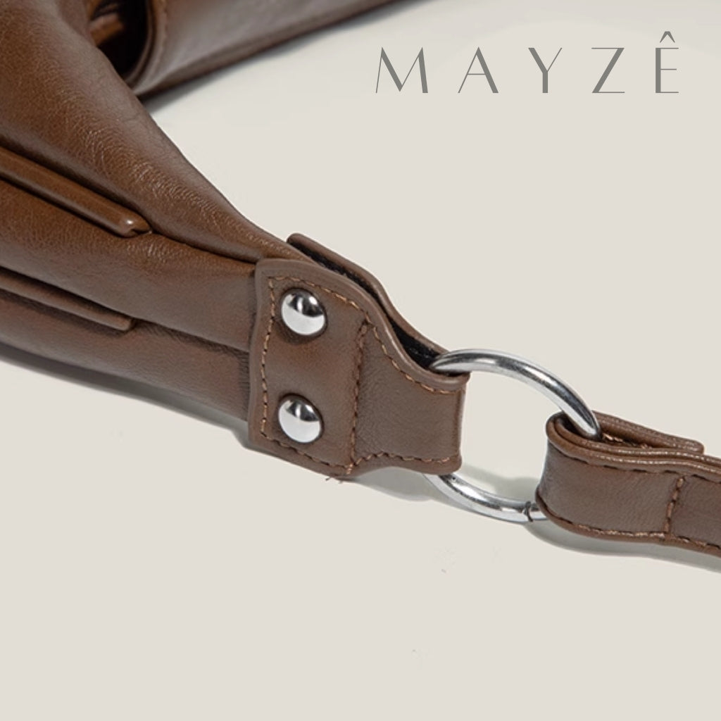 Bolsa De Ombro Feminina Marta, Loja Mayzê, Bolsa Marta, Bolsa de couro, bolsa grande, bolsa tote, bolsa de ombro, tote bag, bolsa espaçosa, bolsa elegante, bolsa coringa, bolsa vintage, bolsa versátil, bolsa em promoção, mayzê, mayze, lojamayze.com, lojamayze.com.br