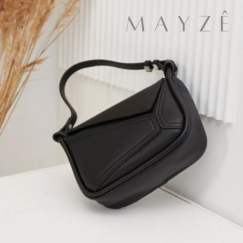 Bolsa Média Tiracolo Lena, Loja Mayzê, Bolsa Lena, bolsa de grife, bolsa estilosa, bolsa da moda, bolsa feminina, bolsa de couro, bolsa famosa, bolsa em alta, loja mayze, www.lojamayze.com, www.lojamayze.com.br, bolsa feminina