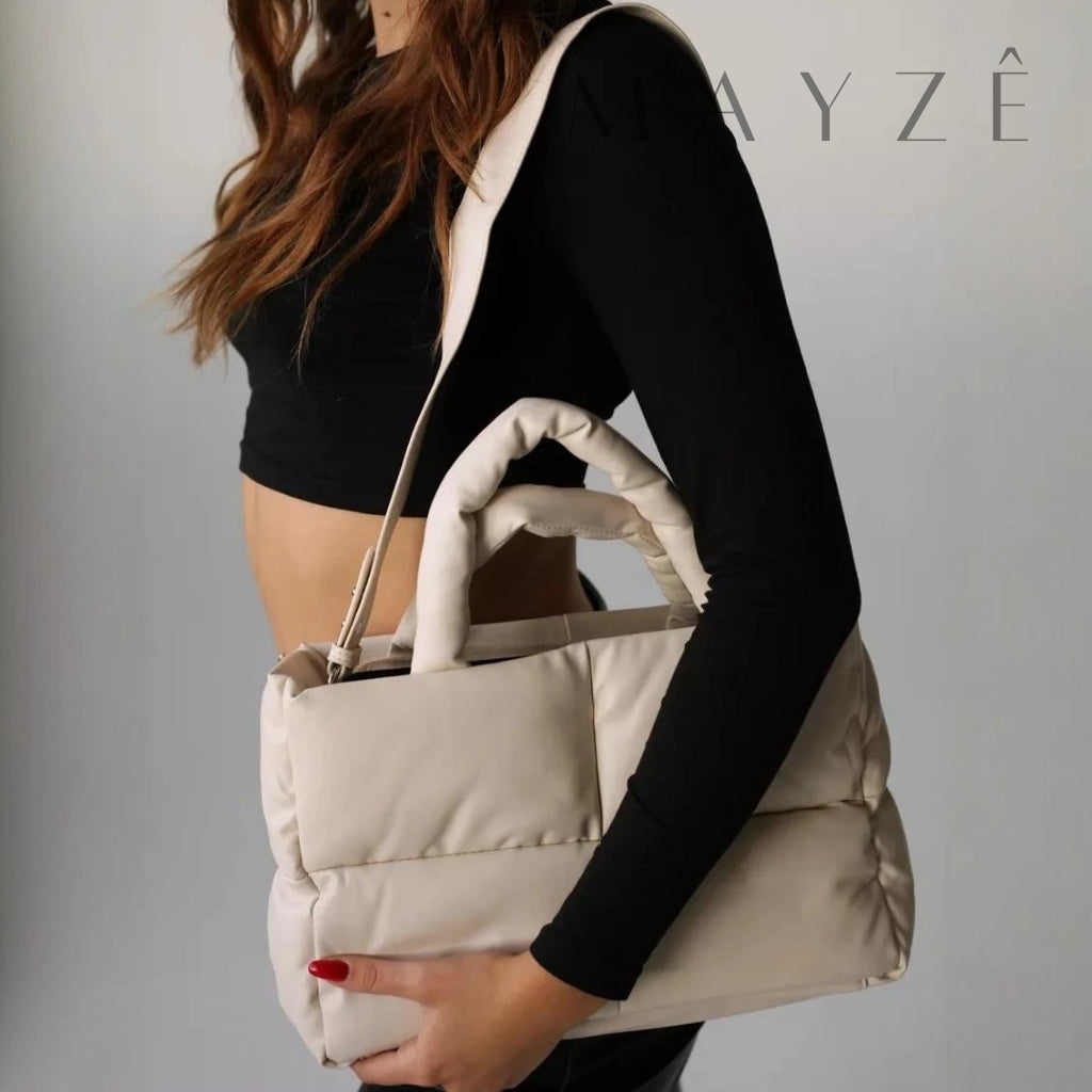 Bolsa Puffer Grande Thalya, Loja Mayzê, Bolsa Thalya, Bolsa soft, bolsa elegante, bolsa moderna, bolsa chique, bolsa européia, bolsa de luxo, bolsa de frio, bolsa confortável, bolsa em promoção, bolsa de material alcochoado, mayze, mayzê