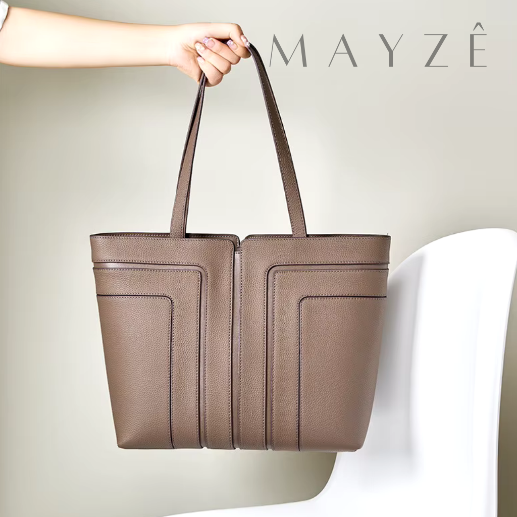 Bolsa Tote Couro Legítimo Bertha, Loja Mayzê, Bolsa Margaret, bolsa de couro, bolsa de couro genuíno, bolsa de couro legítimo, bolsa durável, bolsa elegante, bolsa em alta, bolsa feminina, bolsa de mulher, bolsa versátil, bolsa da moda, bolsa de luxo, bolsa de grife, bolsa média, bolsa para o dia a dia, bolsa para uso diário, bolsa em promoção, bolsa da arezzo, bolsa da louis vuitton, bolsa da chanel, bolsa da gucci, mayze, loja mayze, www.lojamayze.com.br,www.lojamayze.com