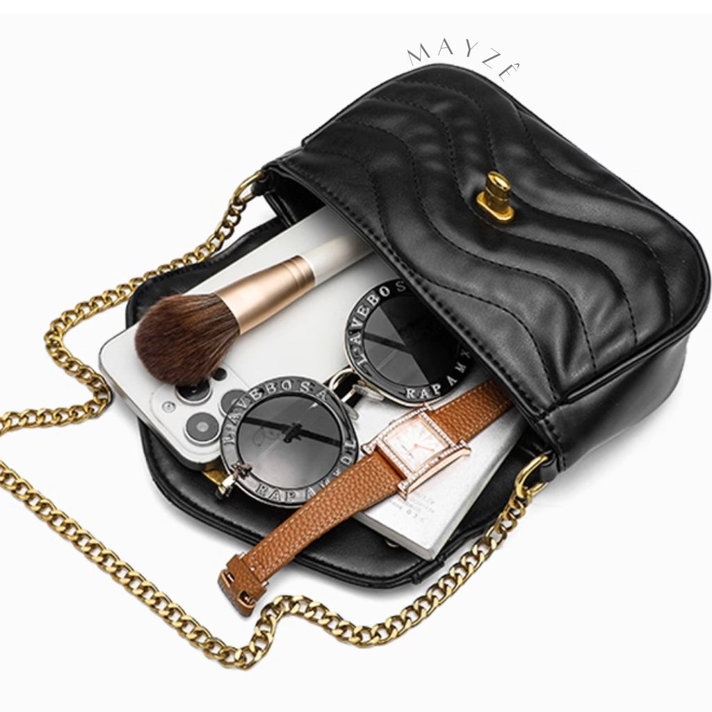 Bolsa Matelassê Tiracolo Flávia, Loja Mayzê, Bolsa Flávia, bolsa bonita, bolsa da moda, bolsa do dia a dia, bolsa de grife, bolsa com bolsinha, bolsa na promoção, loja mayze, lojamayze.com.br, lojamayze.com