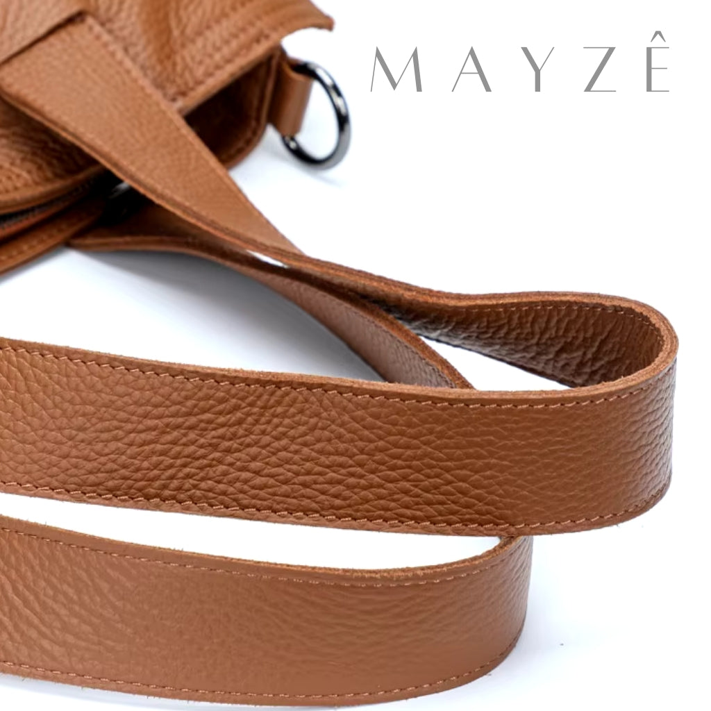 Bolsa Feminina Couro Legítimo Emma, Loja Mayzê, Bolsa Emma, bolsa de couro, bolsa de couro genuíno, bolsa de couro legítimo, bolsa durável, bolsa elegante, bolsa em alta, bolsa feminina, bolsa de mulher, bolsa versátil, bolsa da moda, bolsa de luxo, bolsa de grife, bolsa média, bolsa para o dia a dia, bolsa para uso diário, bolsa em promoção, bolsa da arezzo, bolsa da louis vuitton, bolsa da chanel, bolsa da gucci, mayze, loja mayze, www.lojamayze.com.br,www.lojamayze.com