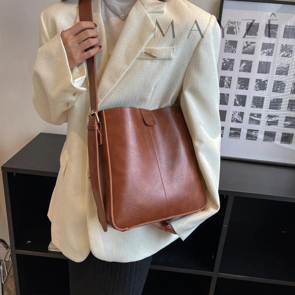 Loja Mayzê Oficial, Loja Mayzê, loja mayze, mayzê, mayze, loja de bolsas, bolsas, bolsa de couro, bolsa marrom claro, bolsa marrom escuro, bolsa café, bolsa preta, bolsa de couro, bolsa pro tia a dia, bolsa tote, bolsa crossbody, bolsa em conta, bolsa barata, bolsa na moda, bolsa da moda, bolda da mayzê, bolsa em alta, bolsa elegante