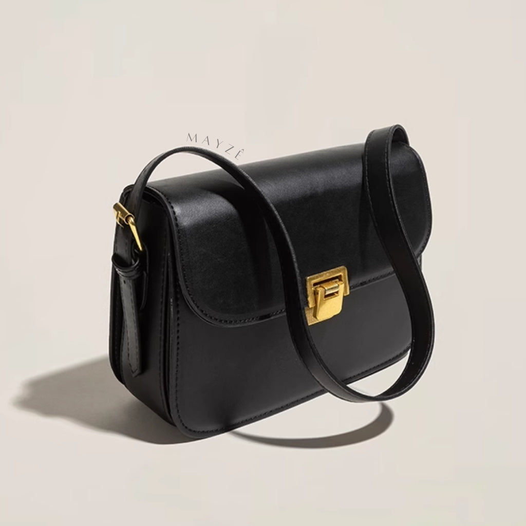 Bolsa De Ombro Flap Nágila, Loja Mayzê, Bolsa Nágila, bolsa de couro, bolsa de luxo, bolsa de grife, bolsa elegante, bolsa de festa, bolsa versátil, bolsa bonita, bolsa fashion, bolsa em promoção, mayze, lojamayze.com, lojamayze.com.br