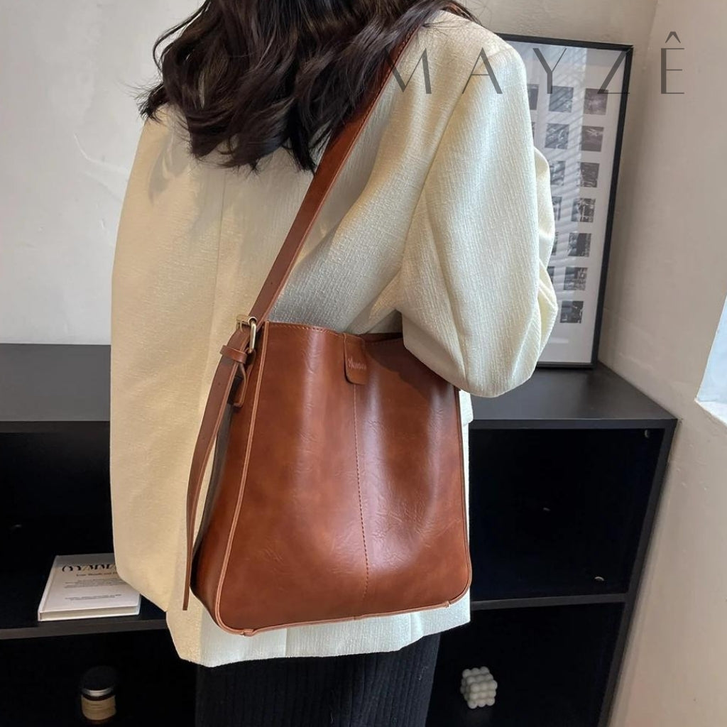 Loja Mayzê Oficial, Loja Mayzê, loja mayze, mayzê, mayze, loja de bolsas, bolsas, bolsa de couro, bolsa marrom claro, bolsa marrom escuro, bolsa café, bolsa preta, bolsa de couro, bolsa pro tia a dia, bolsa tote, bolsa crossbody, bolsa em conta, bolsa barata, bolsa na moda, bolsa da moda, bolda da mayzê, bolsa em alta, bolsa elegante