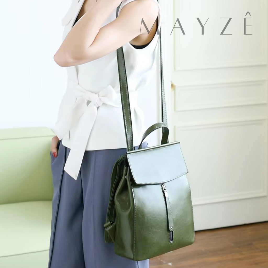 Bolsa Couro Legítimo Acadêmica Iris, Loja Mayzê Oficial, Mayzê, loja mayze, mochila de escola, mochila de couro, bolsa de couro, mochila para faculdade, mochila para escola, bolsa feminina, bolsa tiracolo, bolsa média, bolsa em alta, bolsa para faculdade, lojamayze.com.br, lojamayze.com