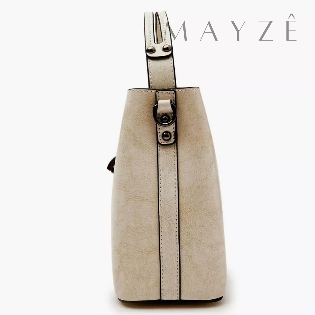 Loja Mayzê Oficial, Loja Mayzê, Mayzê, mayze, maize, maizê, bolsa de couro, bolsa de couro genuíno, couro legítmo, couro de vaca,Loja de bolsas, bolsas, bolsa, bolsa veronica, Verônica,bolsa pro dia a dia, bolsa de ombro, bolsa em alta, bolsa na moda, bolsa tiktok, bolsa instagram, bolsa em conta, bolsa em promoção, frete grátis, bolsa em promoção, bolsa pratica, bolsa marfim, bolsa marrom, bolsa diferente, bolsa elegante, bolsa chique, bolsa chic, bolsa bonita