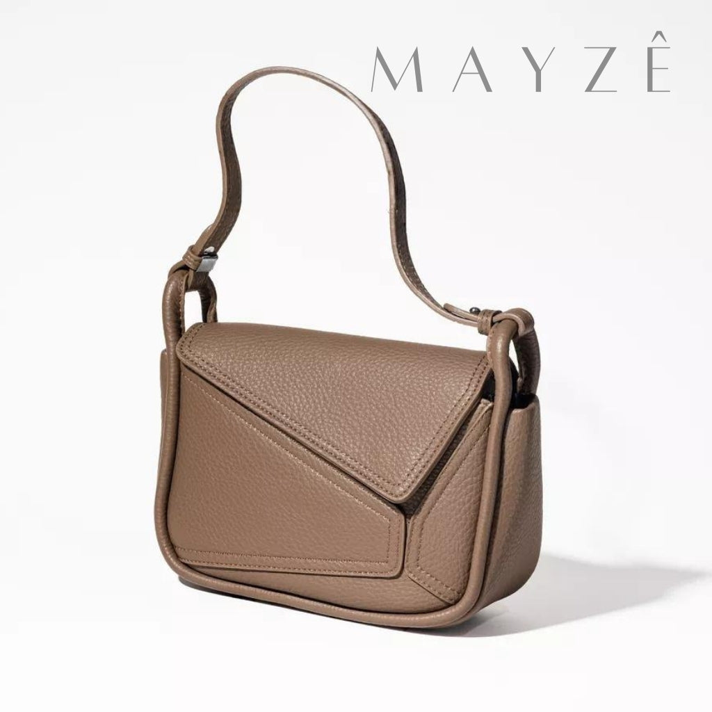 Bolsa Média Tiracolo Lena, Loja Mayzê, Bolsa Lena, bolsa de grife, bolsa estilosa, bolsa da moda, bolsa feminina, bolsa de couro, bolsa famosa, bolsa em alta, loja mayze, www.lojamayze.com, www.lojamayze.com.br, bolsa feminina