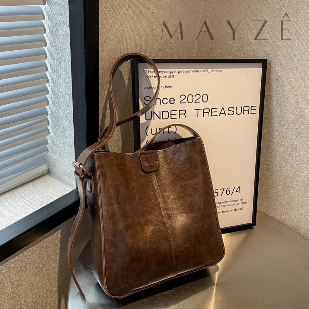 Loja Mayzê Oficial, Loja Mayzê, loja mayze, mayzê, mayze, loja de bolsas, bolsas, bolsa de couro, bolsa marrom claro, bolsa marrom escuro, bolsa café, bolsa preta, bolsa de couro, bolsa pro tia a dia, bolsa tote, bolsa crossbody, bolsa em conta, bolsa barata, bolsa na moda, bolsa da moda, bolda da mayzê, bolsa em alta, bolsa elegante