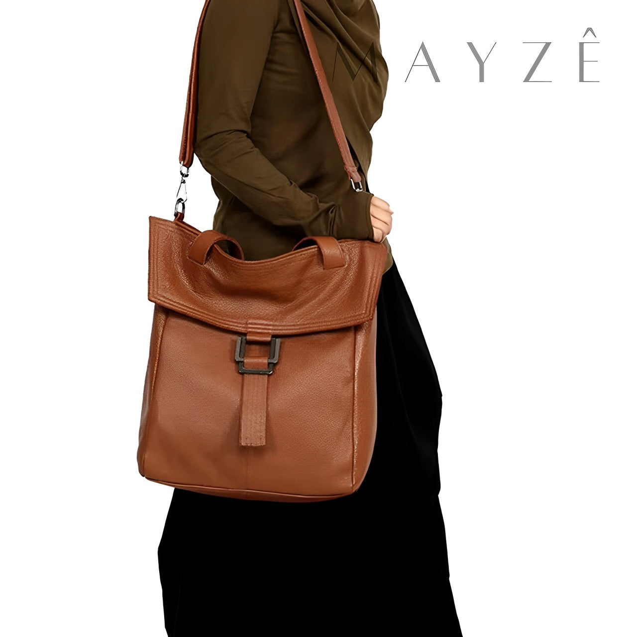 Bolsa Feminina Couro Legítimo Emma, Loja Mayzê, Bolsa Emma, bolsa de couro, bolsa de couro genuíno, bolsa de couro legítimo, bolsa durável, bolsa elegante, bolsa em alta, bolsa feminina, bolsa de mulher, bolsa versátil, bolsa da moda, bolsa de luxo, bolsa de grife, bolsa média, bolsa para o dia a dia, bolsa para uso diário, bolsa em promoção, bolsa da arezzo, bolsa da louis vuitton, bolsa da chanel, bolsa da gucci, mayze, loja mayze, www.lojamayze.com.br,www.lojamayze.com