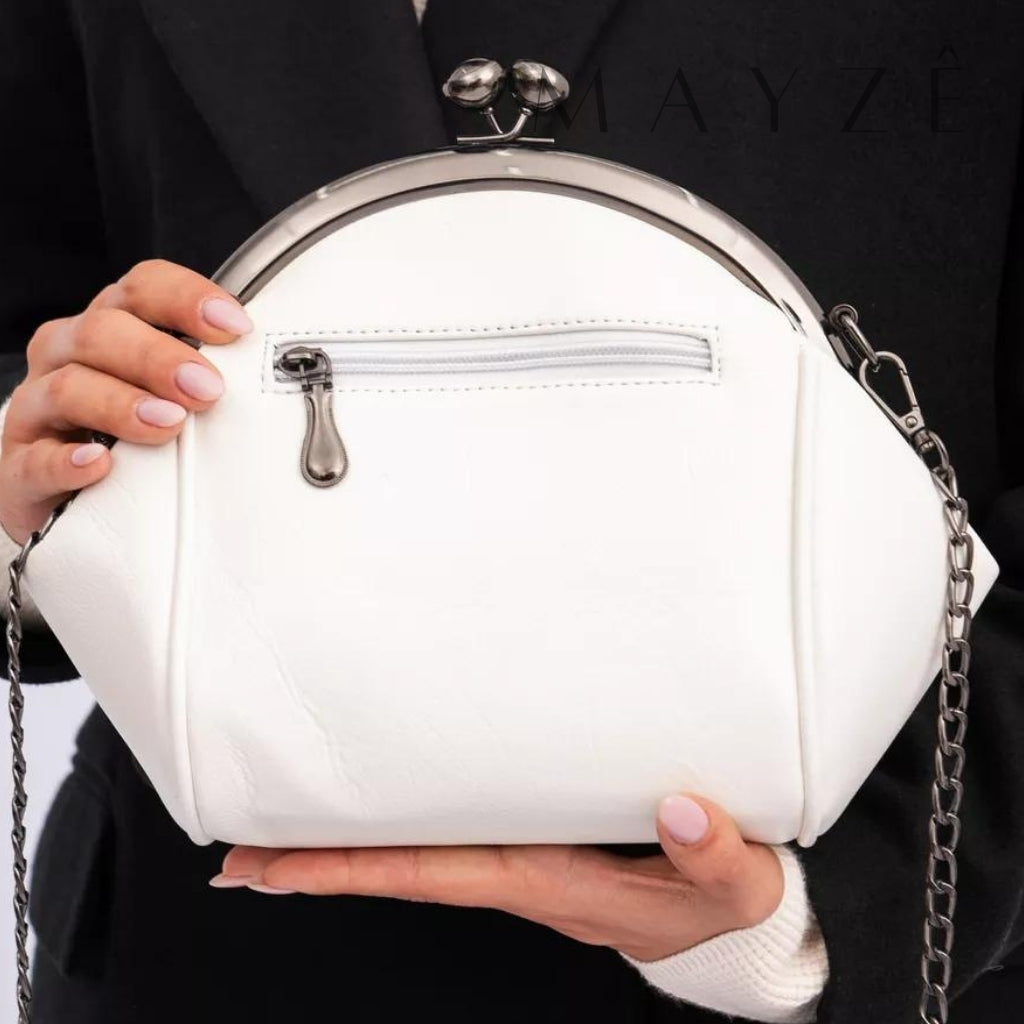 Loja Mayzê, Bolsa Silvana, bolsa média, bolsa preta, bolsa elegante, bolsa diferente, mayze, mayzê,bolsa de ombro, bolsa com alça de metal