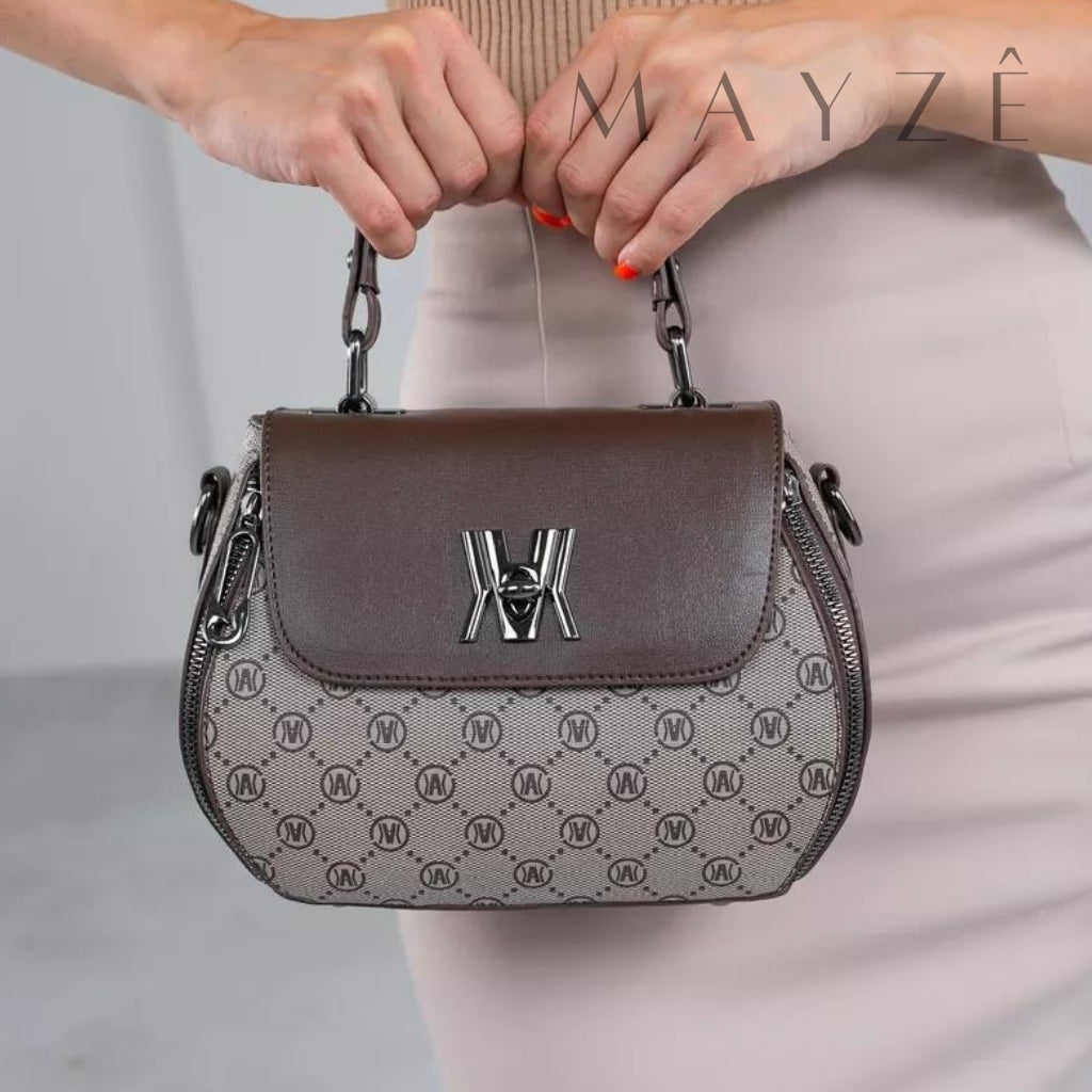 Bolsa Tiracolo Pequena Mila, Loja Mayzê Oficial, Loja Mayzê, Mayzê, mayze, Loja de bolsas, bolsas, bolsa, bolsa Mila, Mila, bolsa de couro, bolsa pro dia a dia, bolsa de ombro, tiracolo, bolsa em alta, bolsa na moda, bolsa tiktok, bolsa instagram, bolsa em conta, bolsa em promoção, frete grátis, bolsa em promoção, bolsa com divisorias, bolsa grande, bolsa pratica, bolsa Bege, bolsa Colorida,  bolsa diferente, bolsa elegante, bolsa chique, bolsa chic, bolsa bonita, lojamayze.com.br, ojamayze.com