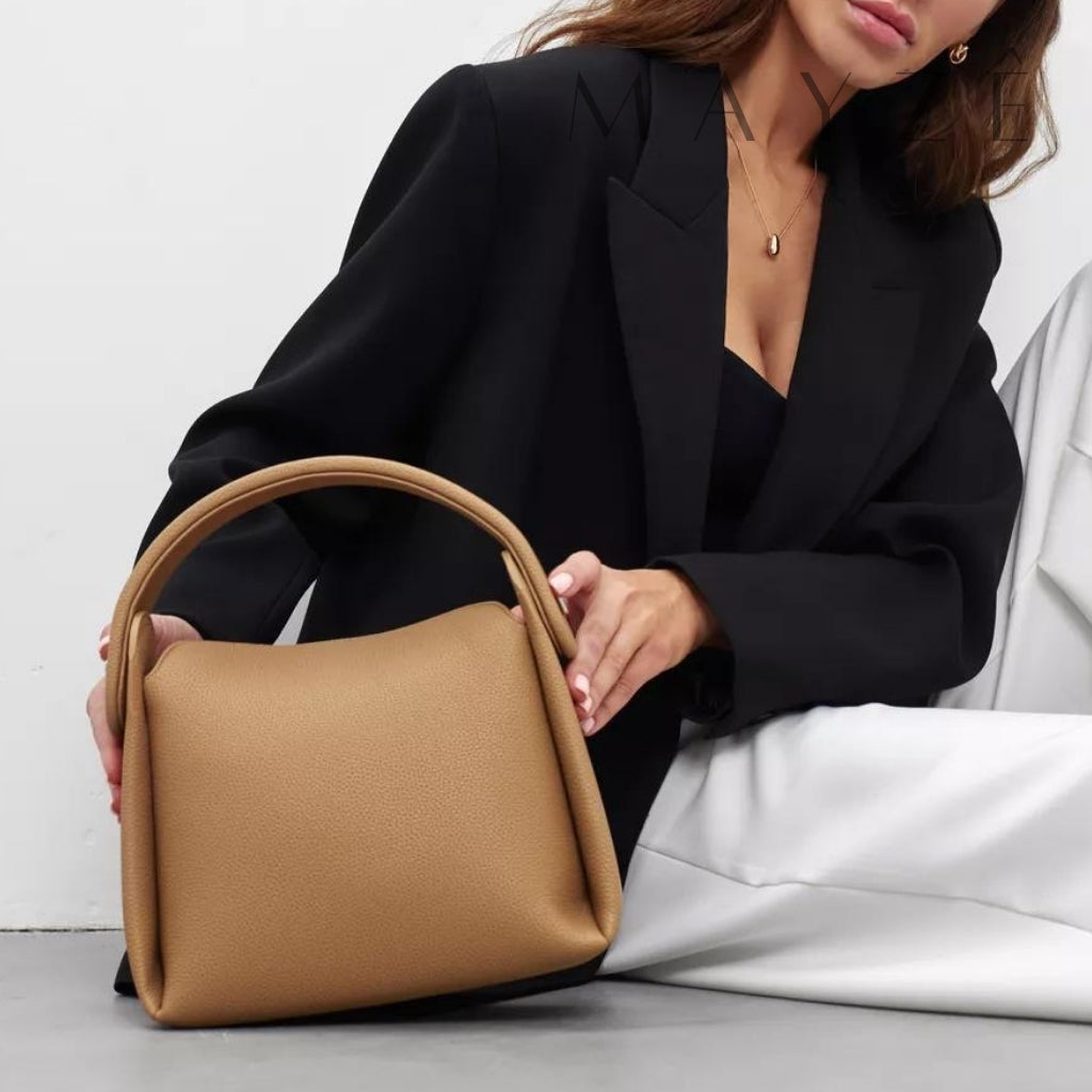 Loja Mayzê, Bolsa Afrodite, bola elegante, bolsa de couro, bolsa em alta, bolsa de influencer, bolsa do instagram, bolsa famosa, bolsa feminina, bolsa tiracolo, bolsa de mão, bolsa versátil, bolsa em promoção, loja de bolsas, mayze