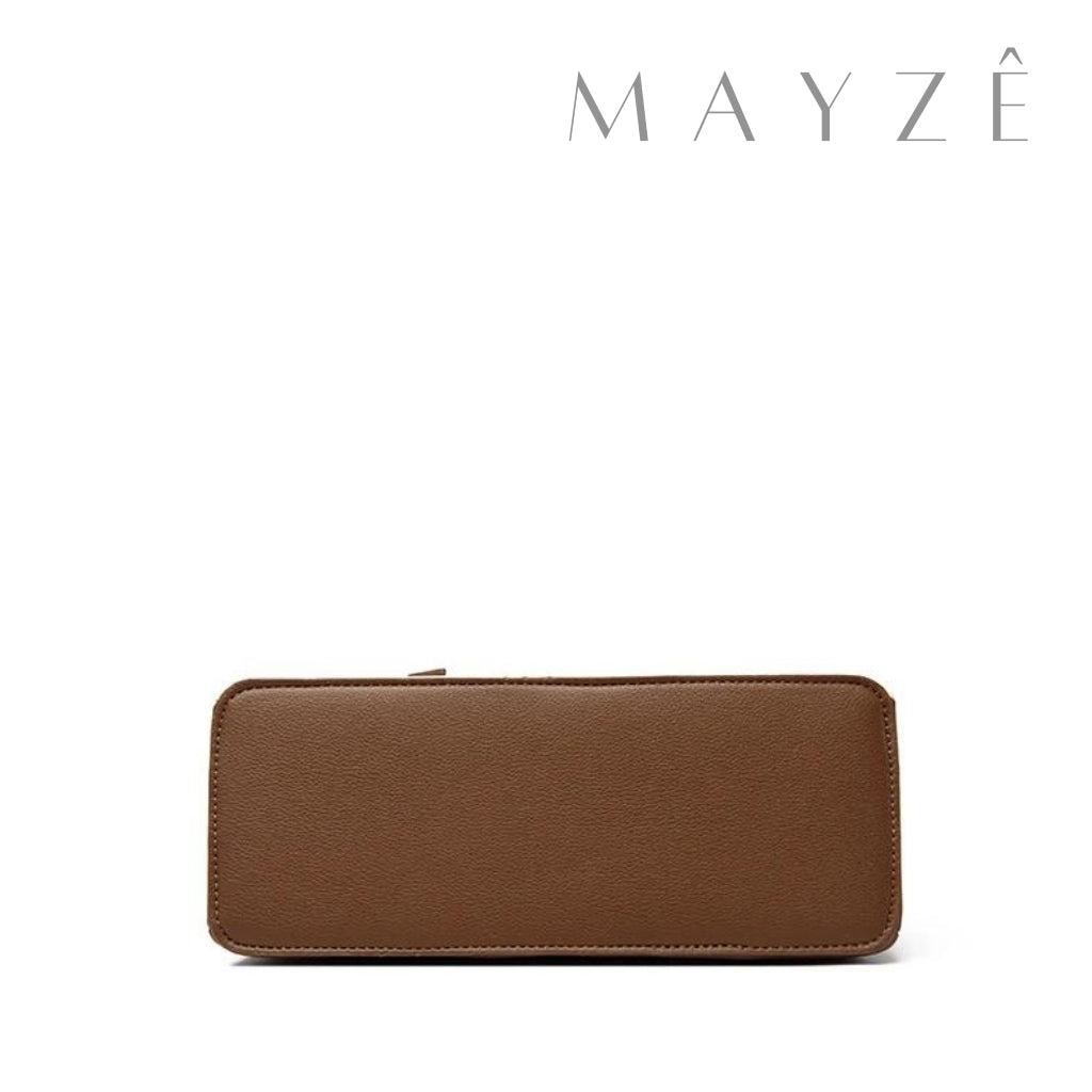 Loja Mayzê Oficial, Loja Mayzê, Mayzê, mayze, Loja de bolsas, bolsas, bolsa, bolsa malu, Malu, bolsa de couro, bolsa pro dia a dia, crossbody, tiracolo, bolsa em alta, bolsa na moda, bolsa tiktok, bolsa instagram, bolsa em conta, bolsa em promoção, frete grátis, bolsa em promoção, bolsa com alça regulavel, bolsa com divisorias, bolsa bonita, bolsa pratica, bolsa marrom, bolsa bege, bolsa preta,