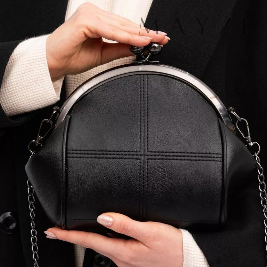 Loja Mayzê, Bolsa Silvana, bolsa média, bolsa preta, bolsa elegante, bolsa diferente, mayze, mayzê,bolsa de ombro, bolsa com alça de metal