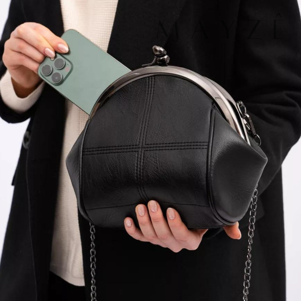 Loja Mayzê, Bolsa Silvana, bolsa média, bolsa preta, bolsa elegante, bolsa diferente, mayze, mayzê,bolsa de ombro, bolsa com alça de metal