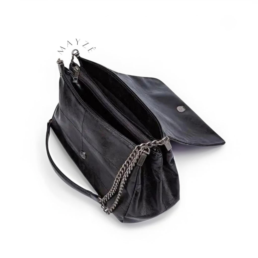 Bolsa Flap Feminina Laila, Loja Mayzê Oficial, Loja Mayzê, Mayzê, mayze, Loja de bolsas, bolsas, bolsa, bolsa Laila, Laila, bolsa de couro, bolsa pro dia a dia, bolsa de ombro, tiracolo, bolsa em alta, bolsa na moda, bolsa tiktok, bolsa instagram, bolsa em conta, bolsa em promoção, frete grátis, bolsa em promoção, bolsa com divisorias, bolsa grande, bolsa pratica, bolsa preta, bolsa diferente, bolsa elegante, bolsa chique, www.lojamayze.com.br, www.lojamayze.com