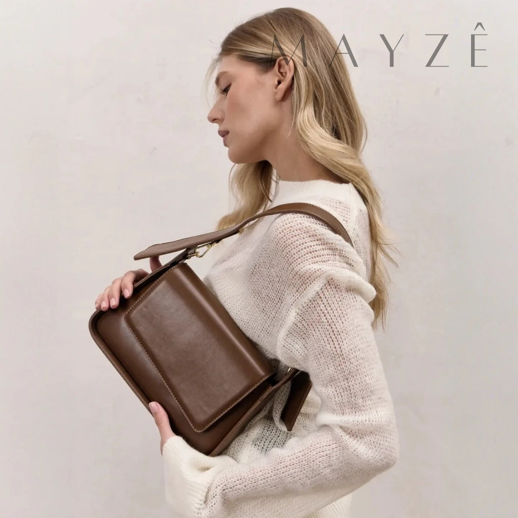 Bolsa de Ombro Minimalista Isabel, Loja Mayzê, Bolsa Isabel, bolsa de grife, bolsa diferente, bolsa em alta, bolsa da moda, bolsa imponente, bolsa de festa, bolsa de mão, bolsa em promoção, bolsa de couro, mayzê, mayze, lojamayze.com, lojamayze.com.br