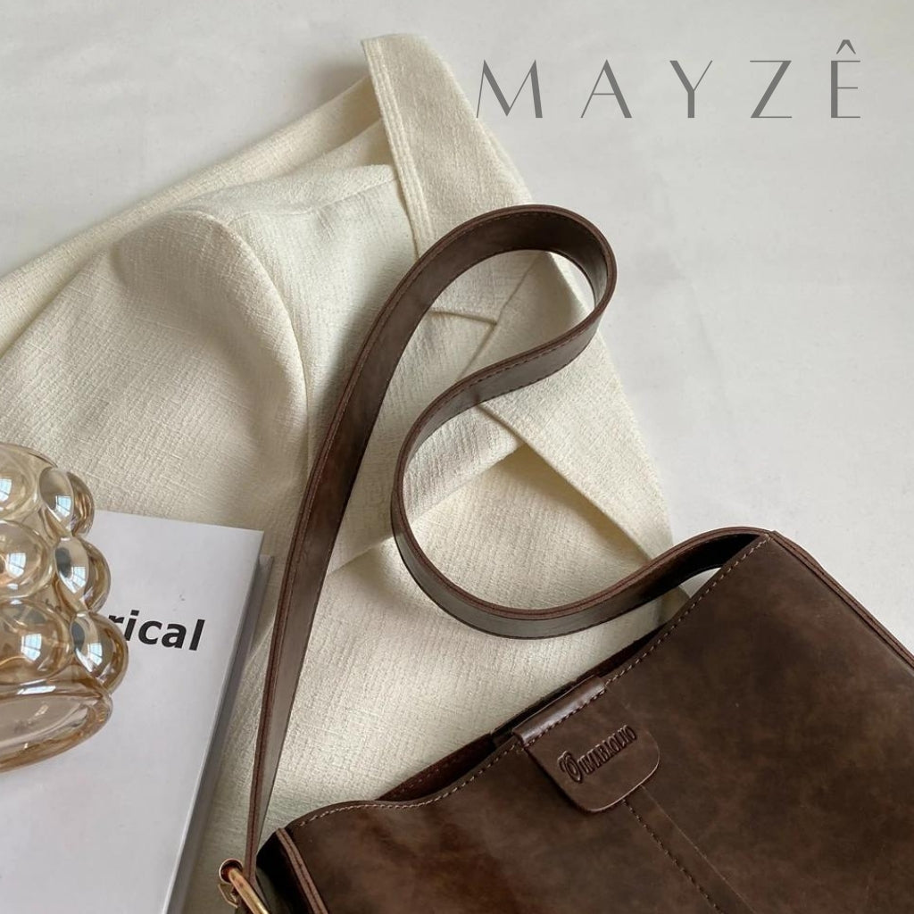 Loja Mayzê Oficial, Loja Mayzê, loja mayze, mayzê, mayze, loja de bolsas, bolsas, bolsa de couro, bolsa marrom claro, bolsa marrom escuro, bolsa café, bolsa preta, bolsa de couro, bolsa pro tia a dia, bolsa tote, bolsa crossbody, bolsa em conta, bolsa barata, bolsa na moda, bolsa da moda, bolda da mayzê, bolsa em alta, bolsa elegante