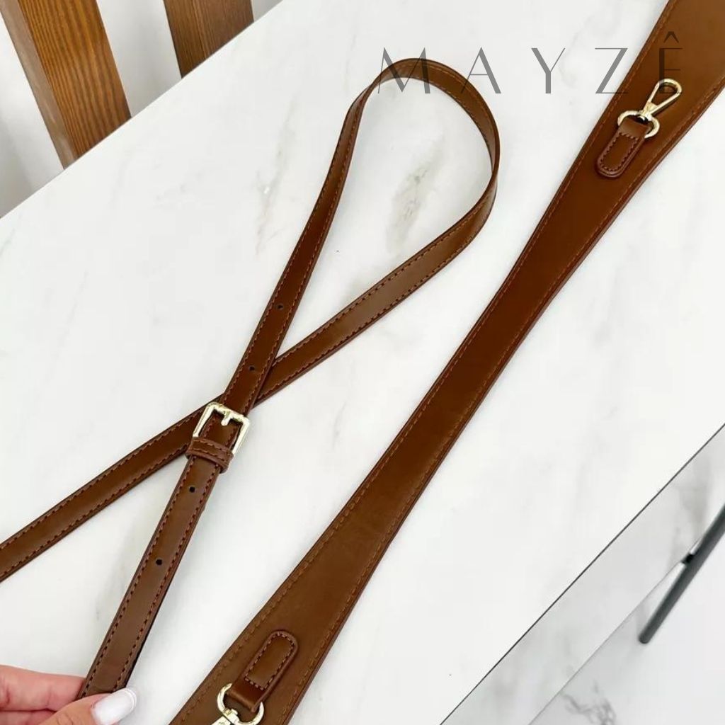 Bolsa de Ombro Minimalista Isabel, Loja Mayzê, Bolsa Isabel, bolsa de grife, bolsa diferente, bolsa em alta, bolsa da moda, bolsa imponente, bolsa de festa, bolsa de mão, bolsa em promoção, bolsa de couro, mayzê, mayze, lojamayze.com, lojamayze.com.br