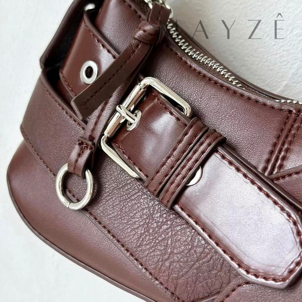 Bolsa Baguete Despojada Sofya, Loja Mayzê Oficial, Loja Mayzê, Mayzê, mayze, maize, loja maize, Loja de bolsas, bolsas, bolsa, bolsa Sofya, Sofya, bolsa de couro, bolsa pro dia a dia, showerbag, crossbory, bolsa em alta, bolsa na moda, bolsa tiktok, bolsa instagram, bolsa em conta, bolsa em promoção, frete grátis, bolsa em promoção, bolsa com divisorias, bolsa media, bolsa pratica, bolsa diferente, bolsa elegante, bolsa chique, bolsa chic, bolsa bonita, bolsa feminina, bolsa de mulher