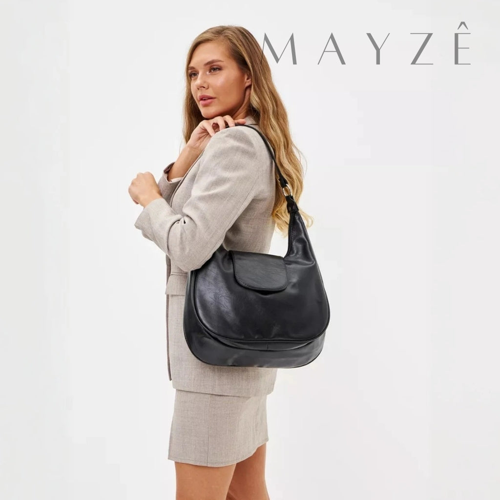 Bolsa De Ombro Feminina Marta, Loja Mayzê, Bolsa Marta, Bolsa de couro, bolsa grande, bolsa tote, bolsa de ombro, tote bag, bolsa espaçosa, bolsa elegante, bolsa coringa, bolsa vintage, bolsa versátil, bolsa em promoção, mayzê, mayze, lojamayze.com, lojamayze.com.br