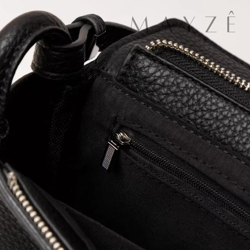 Bolsa Média Tiracolo Lena, Loja Mayzê, Bolsa Lena, bolsa de grife, bolsa estilosa, bolsa da moda, bolsa feminina, bolsa de couro, bolsa famosa, bolsa em alta, loja mayze, www.lojamayze.com, www.lojamayze.com.br, bolsa feminina