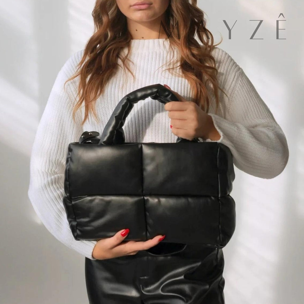 Bolsa Puffer Grande Thalya, Loja Mayzê, Bolsa Thalya, Bolsa soft, bolsa elegante, bolsa moderna, bolsa chique, bolsa européia, bolsa de luxo, bolsa de frio, bolsa confortável, bolsa em promoção, bolsa de material alcochoado, mayze, mayzê