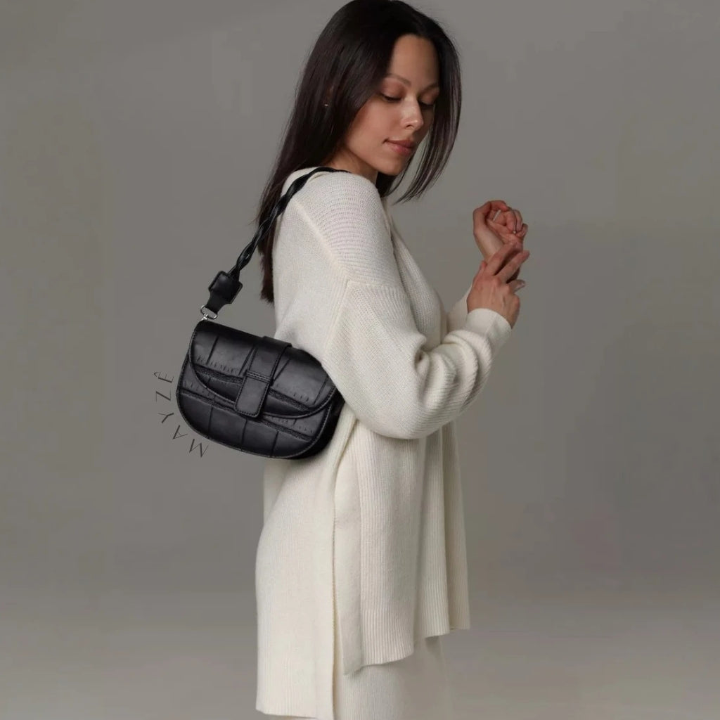 Loja Mayzê, Bolsa giorgia, Bolsa da moda, bolsa de grife, bolsa de ombro, bolsa crossbody, bolsa feminina, bolsa de couro, bolsa coringa, bolsa versátil, loja mayze, lojamayze.com.br, lojamayze.com