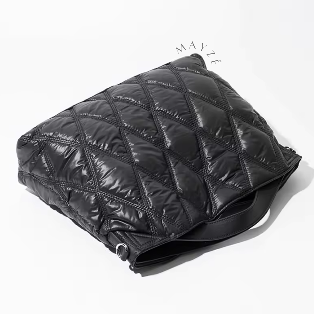 Bolsa Feminina Puffer Rebeca, Bolsa Puffer Média Rebeca, Loja Mayzê, Bolsa Thalya, Bolsa soft, bolsa elegante, bolsa moderna, bolsa chique, bolsa européia, bolsa de luxo, bolsa de frio, bolsa confortável, bolsa em promoção, bolsa de material alcochoado, mayze, mayzê, www.lojamayze.com.br, www.lojamayze.com