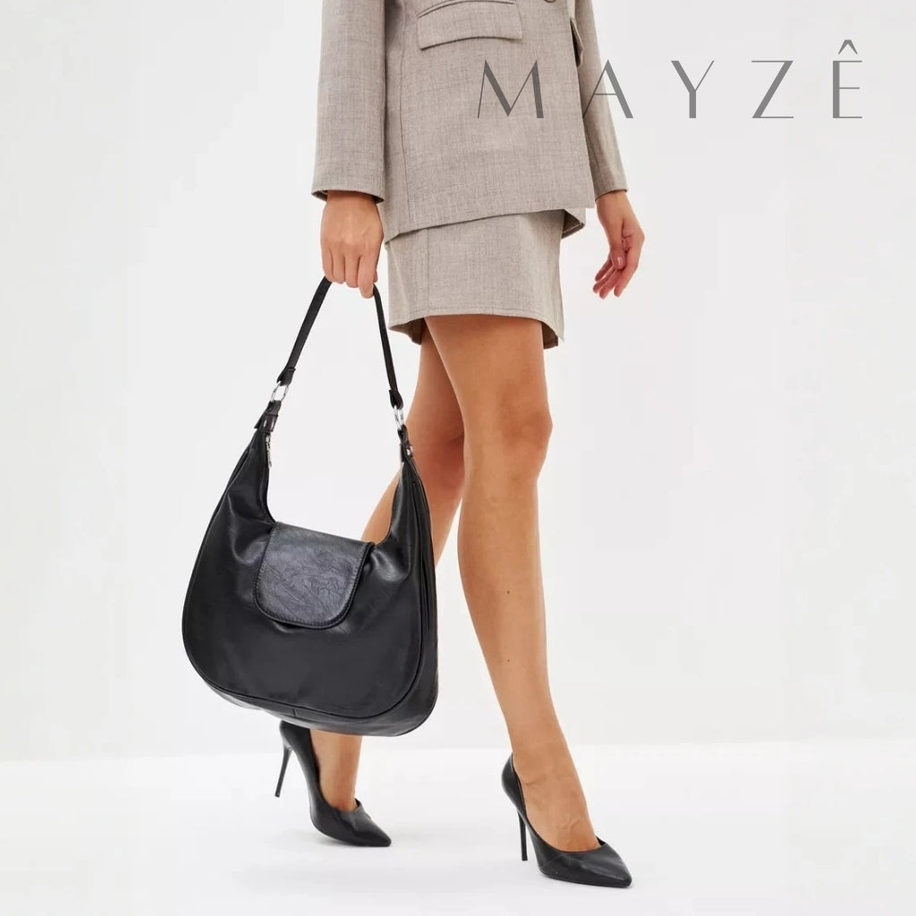 Bolsa De Ombro Feminina Marta, Loja Mayzê, Bolsa Marta, Bolsa de couro, bolsa grande, bolsa tote, bolsa de ombro, tote bag, bolsa espaçosa, bolsa elegante, bolsa coringa, bolsa vintage, bolsa versátil, bolsa em promoção, mayzê, mayze, lojamayze.com, lojamayze.com.br