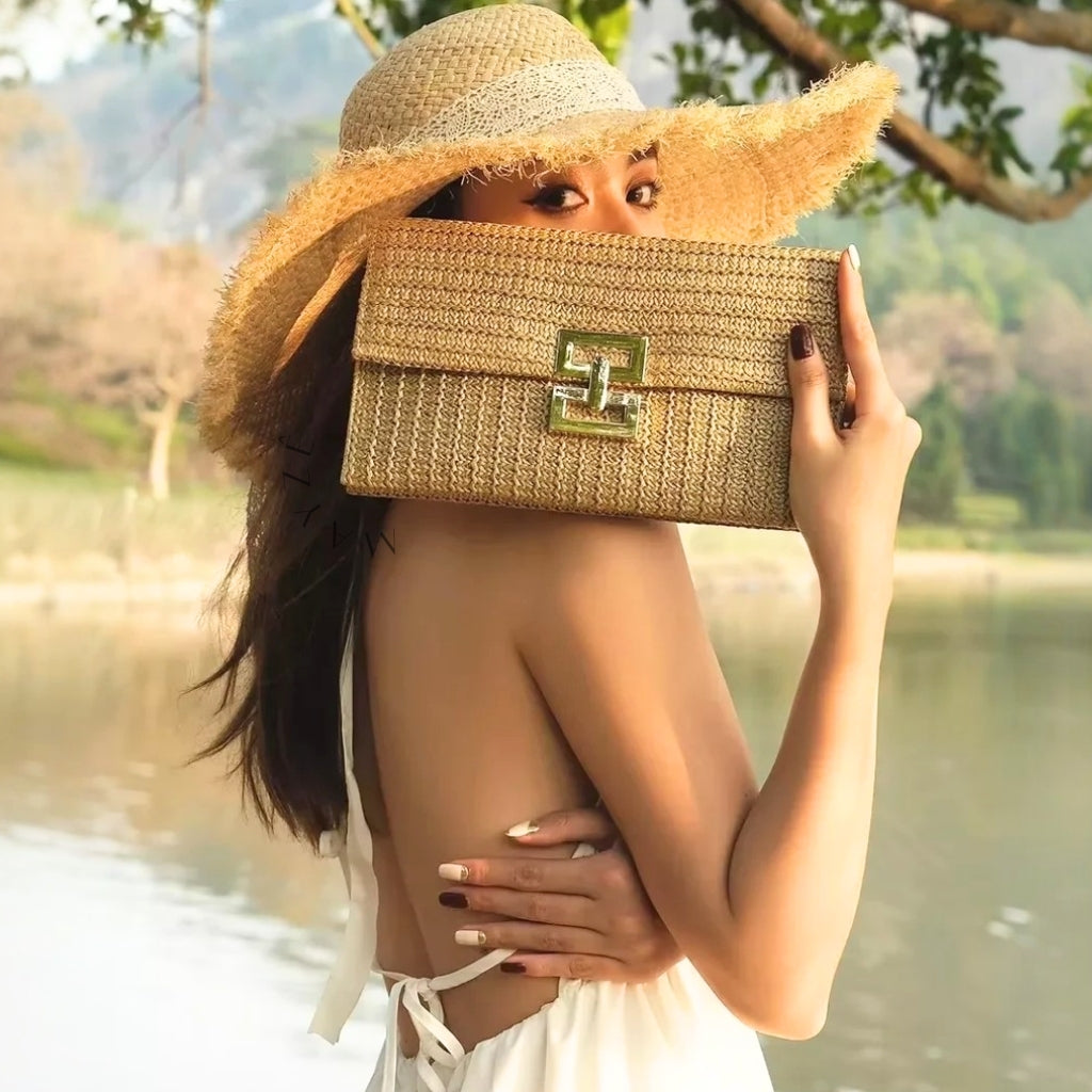 Loja Mayzê Oficial, Loja Mayzê, Mayzê, mayze, Loja de bolsas, bolsas, bolsa, bolsa Kelen, Kelen, Bolsa de praia, verão, mar, oceano, moda praia, domingo de praia, bolsa pro dia a dia, bolsa de ombro, bolsa em alta, bolsa na moda, bolsa tiktok, bolsa instagram, bolsa em conta, bolsa em promoção, frete grátis, bolsa em promoção, bolsa pequena, bolsa pratica, bolsa bege, bolsa marrom, bolsa diferente, bolsa elegante, bolsa chique, bolsa chic, bolsa bonita, lojamayze.com, lojamayze.com.br