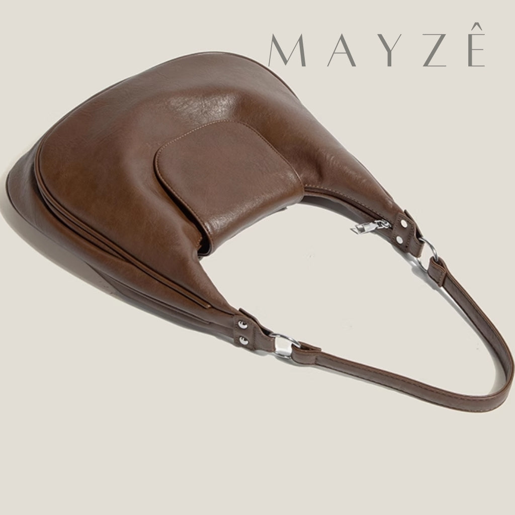 Bolsa De Ombro Feminina Marta, Loja Mayzê, Bolsa Marta, Bolsa de couro, bolsa grande, bolsa tote, bolsa de ombro, tote bag, bolsa espaçosa, bolsa elegante, bolsa coringa, bolsa vintage, bolsa versátil, bolsa em promoção, mayzê, mayze, lojamayze.com, lojamayze.com.br