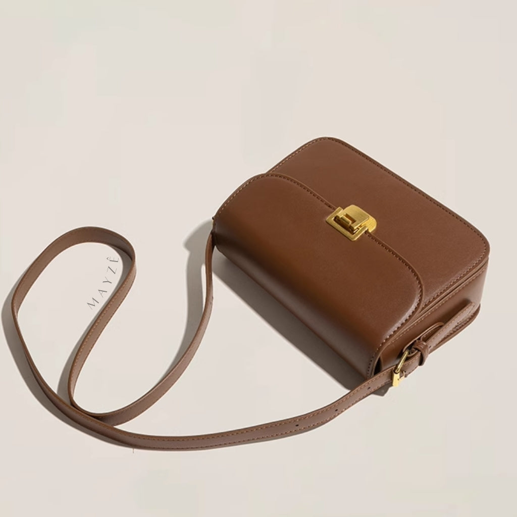 Bolsa De Ombro Flap Nágila, Loja Mayzê, Bolsa Nágila, bolsa de couro, bolsa de luxo, bolsa de grife, bolsa elegante, bolsa de festa, bolsa versátil, bolsa bonita, bolsa fashion, bolsa em promoção, mayze, lojamayze.com, lojamayze.com.br