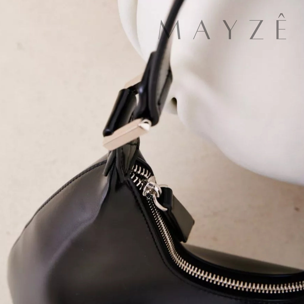 Loja Mayzê, Bolsa July, Bolsa Hobo, bolsa em alta, bolsa marrom, bolsa da moda, bolsa de festa, bolsa versátil, bolsa elegante, bolsa baguete, bolsa de ombro, bolsa em promoção, bolsa do tiktok, bolsa do instagram, bolsa do facebook, bolsa preta, bolsa branca, bolsa café, mayzê, mayze