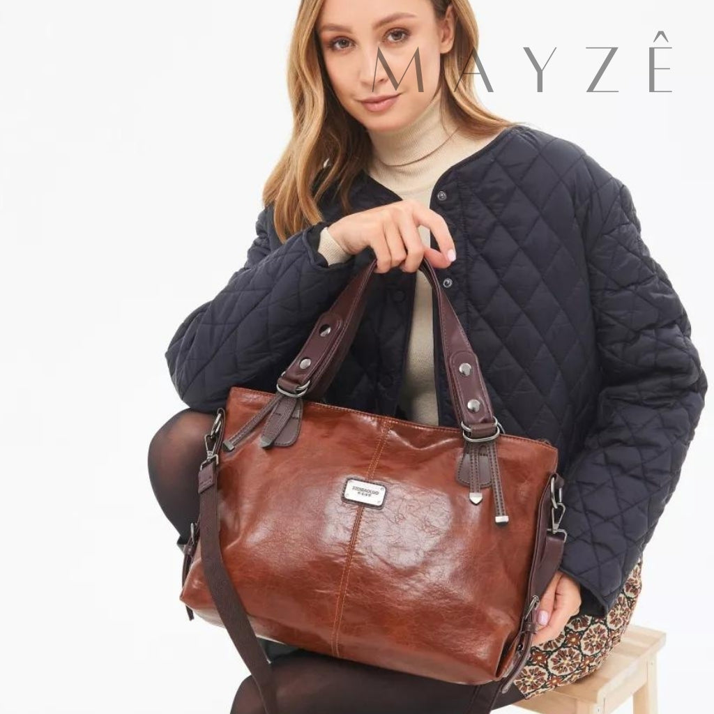 Bolsa Grande Tote Feminina Desirée, Loja Mayzê, Bolsa Desirée, Bolsa tote bag, tote bag, bolsa espaçosa, bolsa de grife, bolsa de luxo, bolsa grande, bolsa feminina, bolsa em promoção, bolsa para o dia-a-dia, mayzê, mayze, bolsa de couro, lojamayze.com.br, lojamayze.com