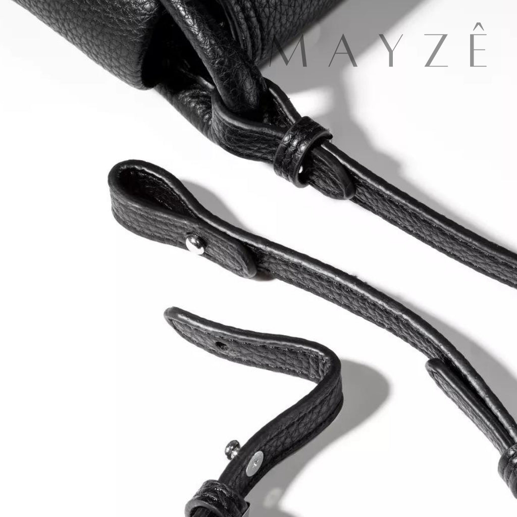 Bolsa Média Tiracolo Lena, Loja Mayzê, Bolsa Lena, bolsa de grife, bolsa estilosa, bolsa da moda, bolsa feminina, bolsa de couro, bolsa famosa, bolsa em alta, loja mayze, www.lojamayze.com, www.lojamayze.com.br, bolsa feminina