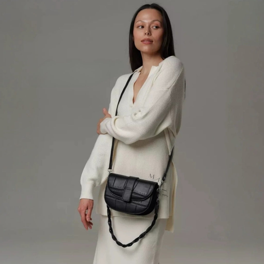 Loja Mayzê, Bolsa giorgia, Bolsa da moda, bolsa de grife, bolsa de ombro, bolsa crossbody, bolsa feminina, bolsa de couro, bolsa coringa, bolsa versátil, loja mayze, lojamayze.com.br, lojamayze.com