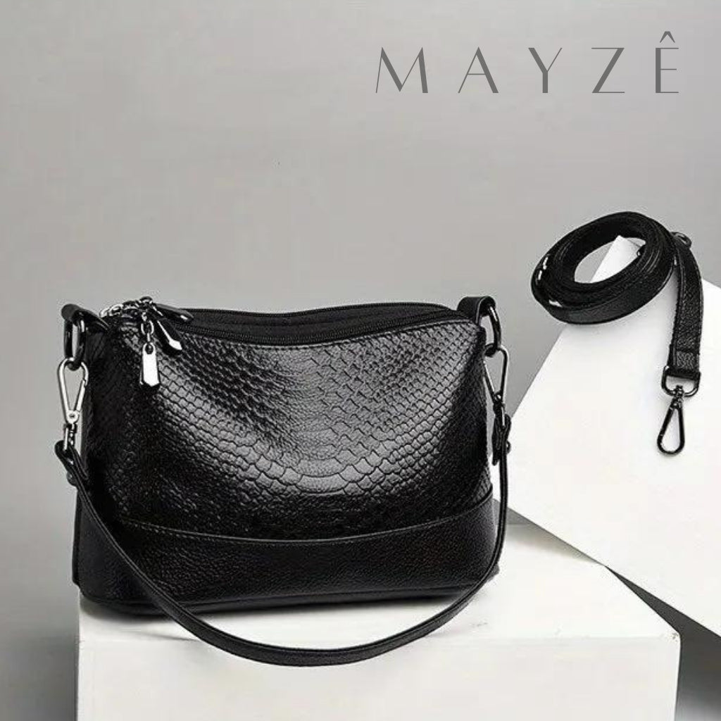 Bolsa Tiracolo Média Lily, Loja Mayzê Oficial, Loja Mayzê, Mayzê, mayze, Loja de bolsas, bolsas, bolsa, bolsa lily, lily, bolsa crocodilo, bolsa de couro, bolsa pro dia a dia, crossbody, tiracolo, bolsa em alta, bolsa na moda, bolsa tiktok, bolsa instagram, bolsa em conta, bolsa em promoção, bolsa preta, bolsa laranja, bolsa roxa, bolsa vermelha, bolsa cinza, frete grátis, bolsa em promoção, bolsa com alça regulavel, bolsa com divisorias, bolsa bonita, bolsa pratica, lojamayze.com, lojamayze.com.br