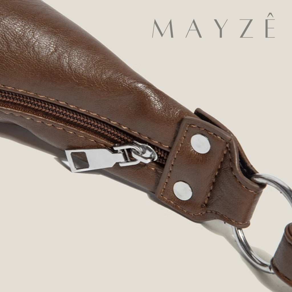 Bolsa De Ombro Feminina Marta, Loja Mayzê, Bolsa Marta, Bolsa de couro, bolsa grande, bolsa tote, bolsa de ombro, tote bag, bolsa espaçosa, bolsa elegante, bolsa coringa, bolsa vintage, bolsa versátil, bolsa em promoção, mayzê, mayze, lojamayze.com, lojamayze.com.br