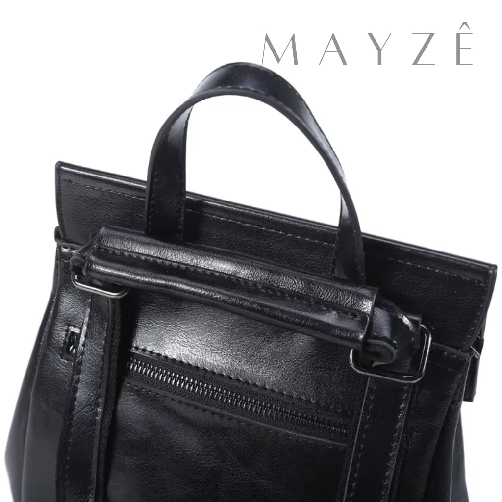 Bolsa Couro Legítimo Acadêmica Iris, Loja Mayzê Oficial, Mayzê, loja mayze, mochila de escola, mochila de couro, bolsa de couro, mochila para faculdade, mochila para escola, bolsa feminina, bolsa tiracolo, bolsa média, bolsa em alta, bolsa para faculdade, lojamayze.com.br, lojamayze.com