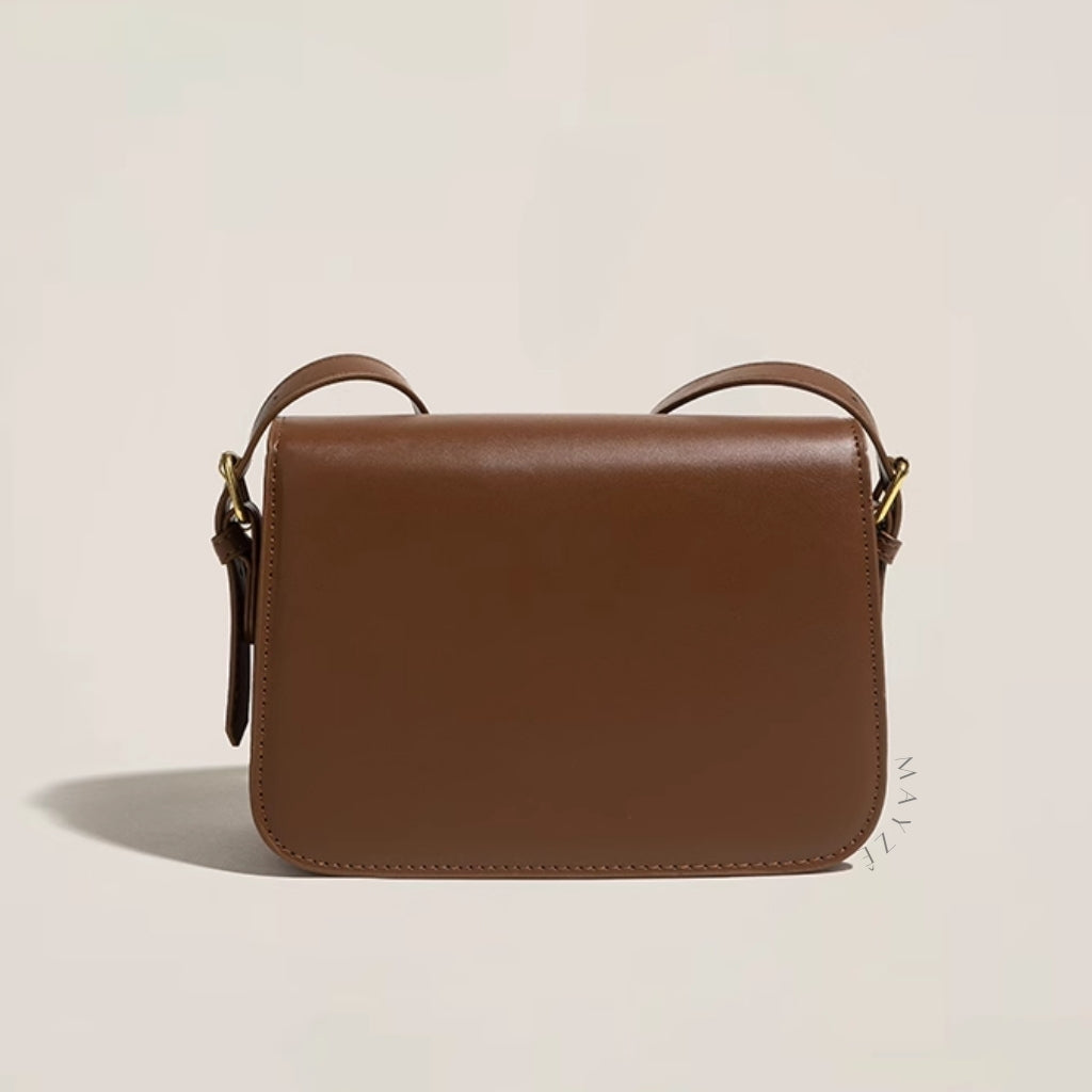 Bolsa De Ombro Flap Nágila, Loja Mayzê, Bolsa Nágila, bolsa de couro, bolsa de luxo, bolsa de grife, bolsa elegante, bolsa de festa, bolsa versátil, bolsa bonita, bolsa fashion, bolsa em promoção, mayze, lojamayze.com, lojamayze.com.br