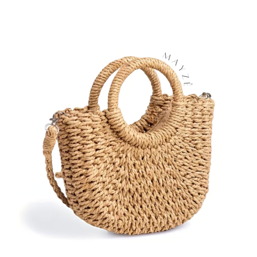 Bolsa de Praia Pequena Isa, Loja Mayzê, Bolsa Isa, bolsa de palha, bolsa de verão, bolsa da moda, bolsa de praia, bolsa meia-lua, bolsa geométrica, bolsa moda praia, loja mayze, bolsa em promoção, bolsa de verão, lojamayze.com, lojamayze.com.br, loja mayze, Mayzê, mayzeoficial