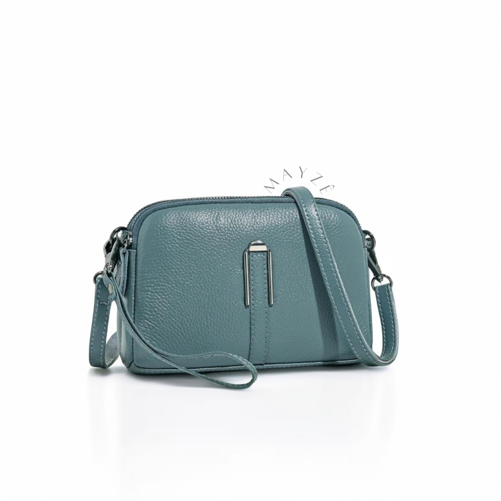 Bolsa Pequena Couro Legítimo Sônia, Loja Mayzê, Bolsa Sônia, Bolsa de couro, bolsa feminina, bolsa crossbody, bolsa de ombro, bolsa em promoção, frete grátis, loja de bolsa, bolsa de couro genuíno, bolsa de couro de vaca, bolsa de couro legítmo, bolsa de qualidade, bolsa do dia a dia, bolsa de mulher, bolsa de madame, mayzê, mayze